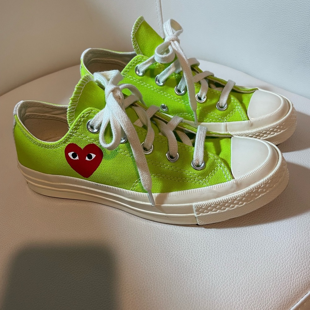 Rare COMME des GARÇONS PLAY Converse size 5 w, 3 m, Neón green